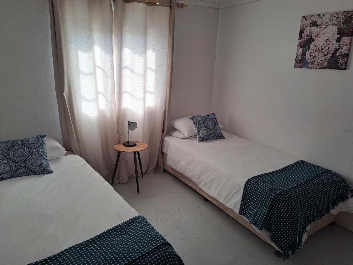 Appartamento De Hoop Guest Farm Beaufort West Esterno foto